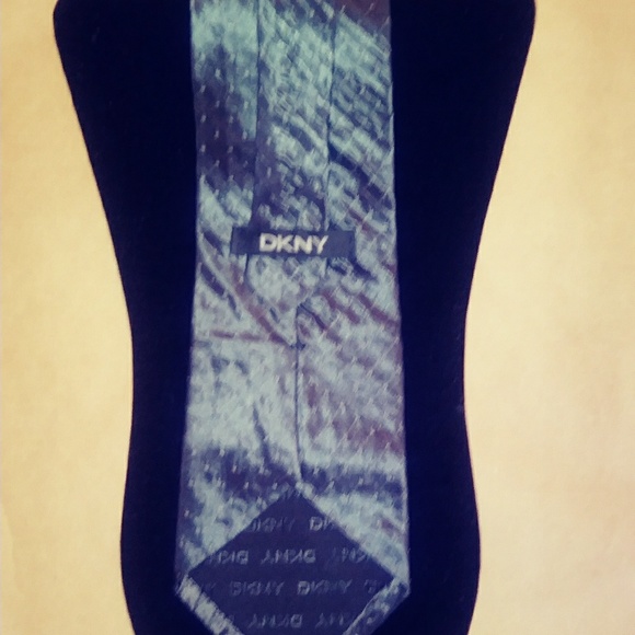 DKNY MENS TIE - Picture 4 of 6